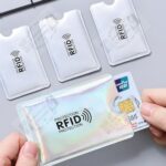 מגן כרטיסי אשראי - הכנסת כרטיס